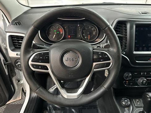 Used 2022 Jeep Cherokee Latitude AWD/4WD image 13