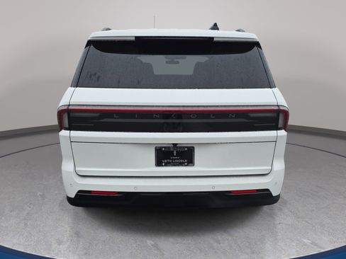 New 2026 Lincoln Navigator L Reserve w/ Jet Appearance Package AWD/4WD image 6