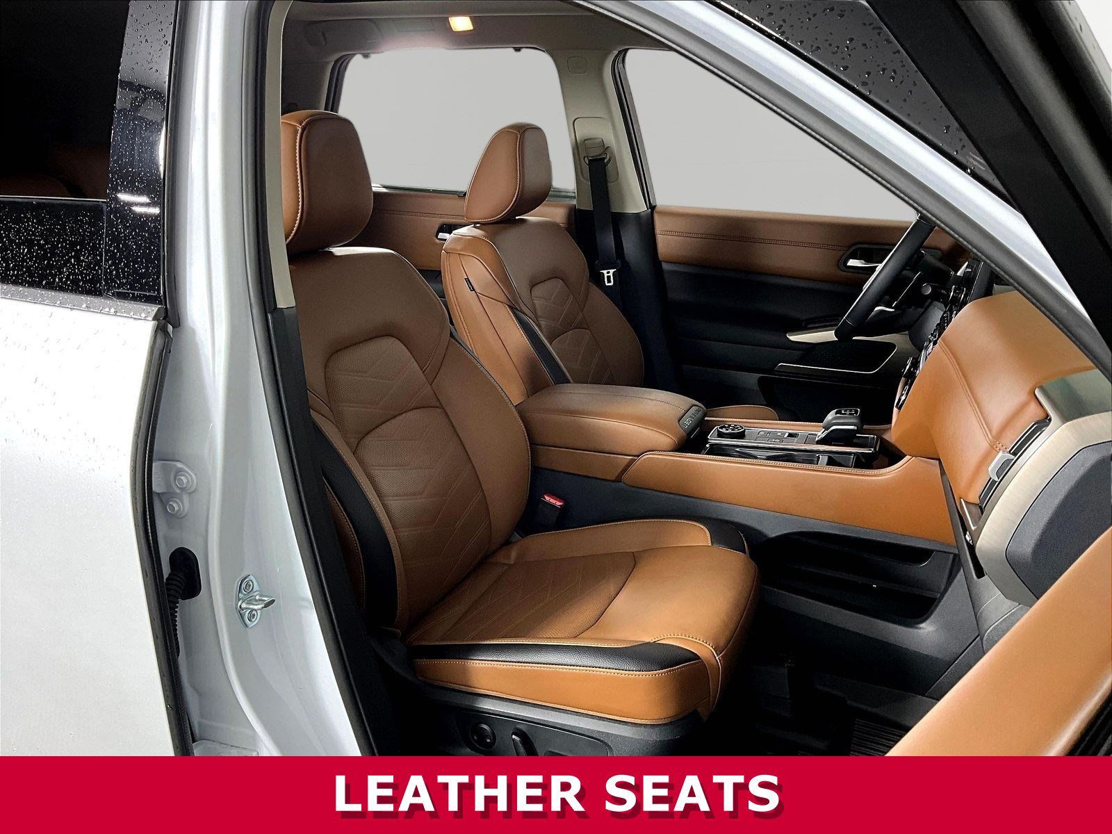 Certified 2025 Nissan Pathfinder Platinum w/ Black Appearance Package AWD/4WD image 29