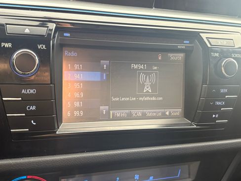 Used 2015 Toyota Corolla S Premium image 20