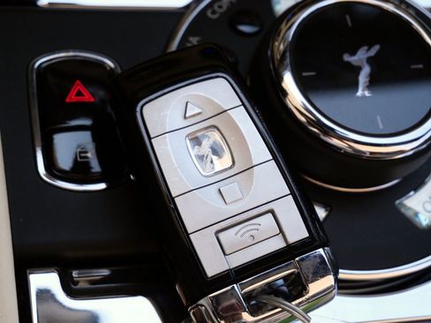 Certified 2018 Rolls-Royce Dawn image 32