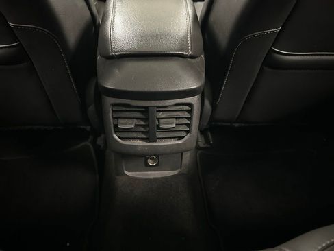 Used 2014 Ford Fusion SE w/ Equipment Group 202A image 19