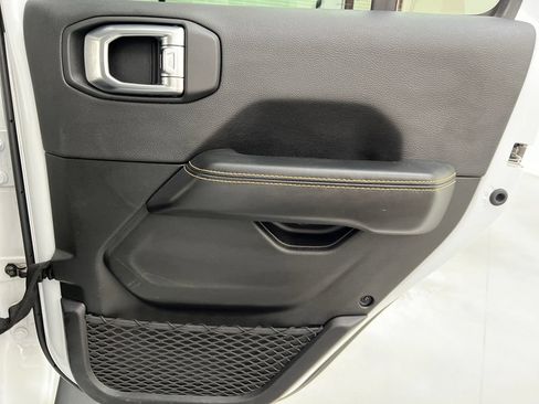 Used 2024 Jeep Wrangler Unlimited Sahara AWD/4WD image 24