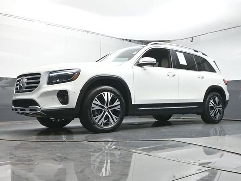 Used 2025 Mercedes-Benz GLB 250 GLB 250 w/ Exclusive Package image 33