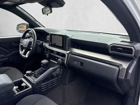 Used 2025 Toyota 4Runner SR5 AWD/4WD image 27
