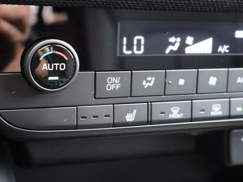 New 2026 Subaru Outback Limited AWD/4WD image 40