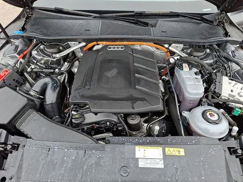 Used 2021 Audi A7 e Premium Plus w/ Executive Package image 34