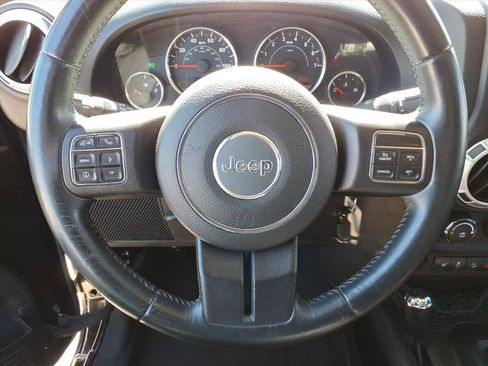 Used 2014 Jeep Wrangler Unlimited Rubicon w/ Connectivity Group AWD/4WD image 24