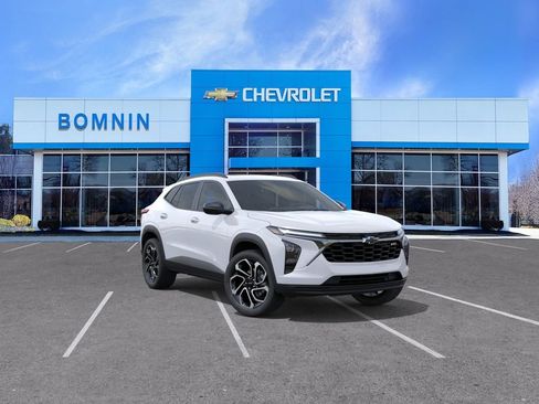 New 2026 Chevrolet Trax RS w/ Sunroof Package FWD image 2