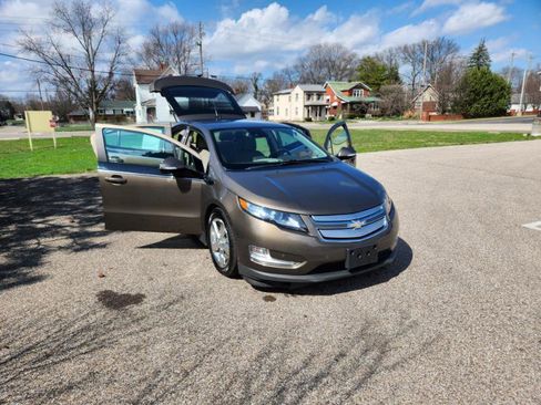 Used 2014 Chevrolet Volt Premium w/ Premium Trim Package image 6