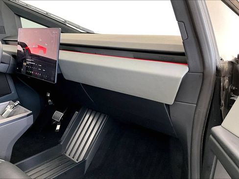 Used 2024 Tesla Cybertruck AWD Crew Cab image 16