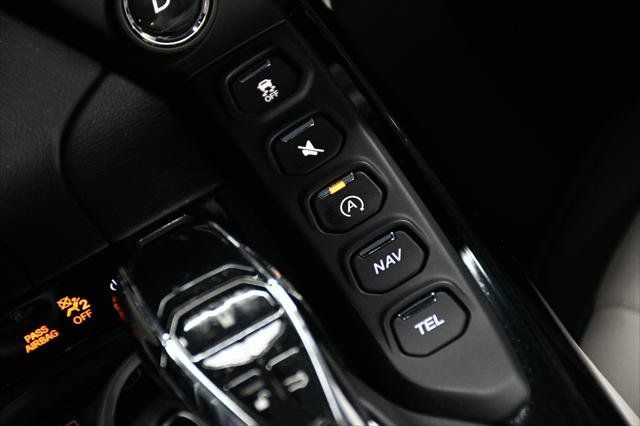 Used 2021 Aston Martin V8 Vantage Roadster RWD image 49
