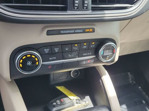 Used 2020 Ford Escape SE FWD image 15