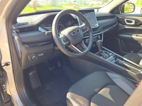 New 2026 Jeep Compass Latitude AWD/4WD image 18