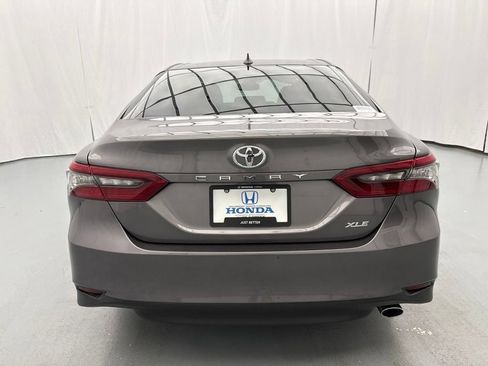 Used 2022 Toyota Camry XLE FWD image 8