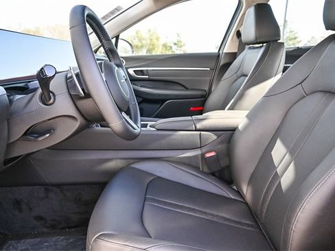 New 2025 Hyundai Sonata Limited image 21