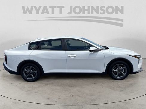 Used 2025 Kia K4 FWD image 6