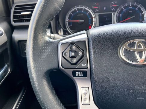 Used 2018 Toyota 4Runner SR5 Premium AWD/4WD image 21