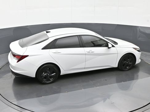 Certified 2021 Hyundai Elantra SEL FWD image 31