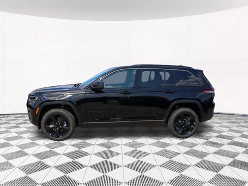 New 2026 Jeep Grand Cherokee Limited w/ Limited Altitude Package AWD/4WD image 9