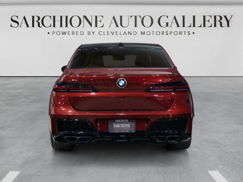 Used 2025 BMW 760i xDrive w/ Executive Package AWD/4WD image 4