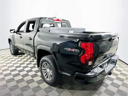 Used 2024 Chevrolet Colorado LT w/ LT Convenience Package II image 5