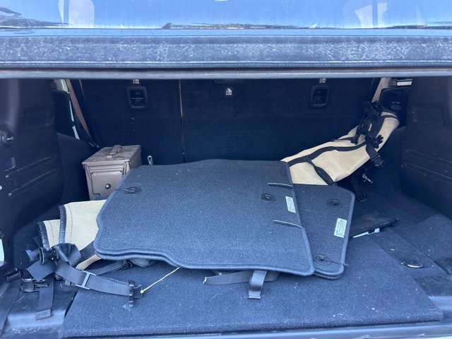 Used 2018 Jeep Wrangler Unlimited Sahara AWD/4WD image 9