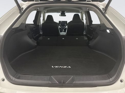 Used 2021 Toyota Venza LE w/ Carpet Mat Package (TMS) image 21