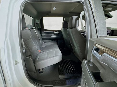 Certified 2025 Chevrolet Silverado 1500 LT image 25