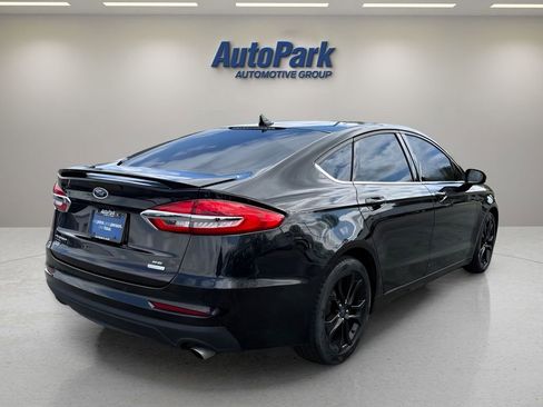 Used 2020 Ford Fusion SE w/ Equipment Group 151A FWD image 9