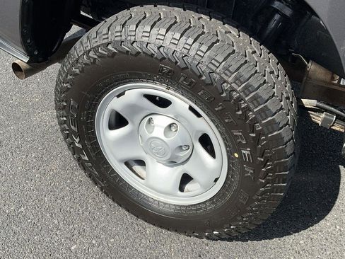 Used 2022 Toyota Tacoma SR image 7