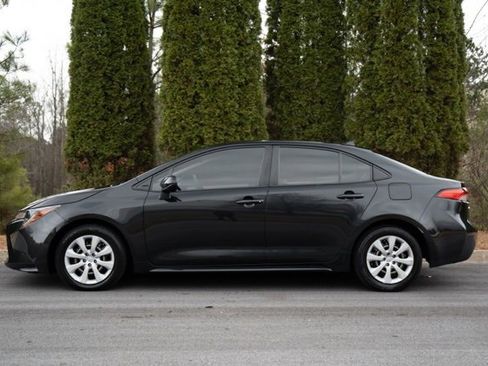 Used 2022 Toyota Corolla LE image 4