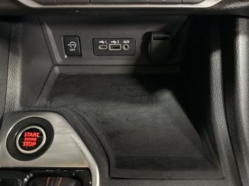 Used 2025 Nissan Sentra SR w/ Midnight Edition FWD image 28