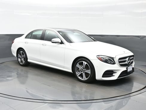 Used 2019 Mercedes-Benz E 300 4MATIC image 8