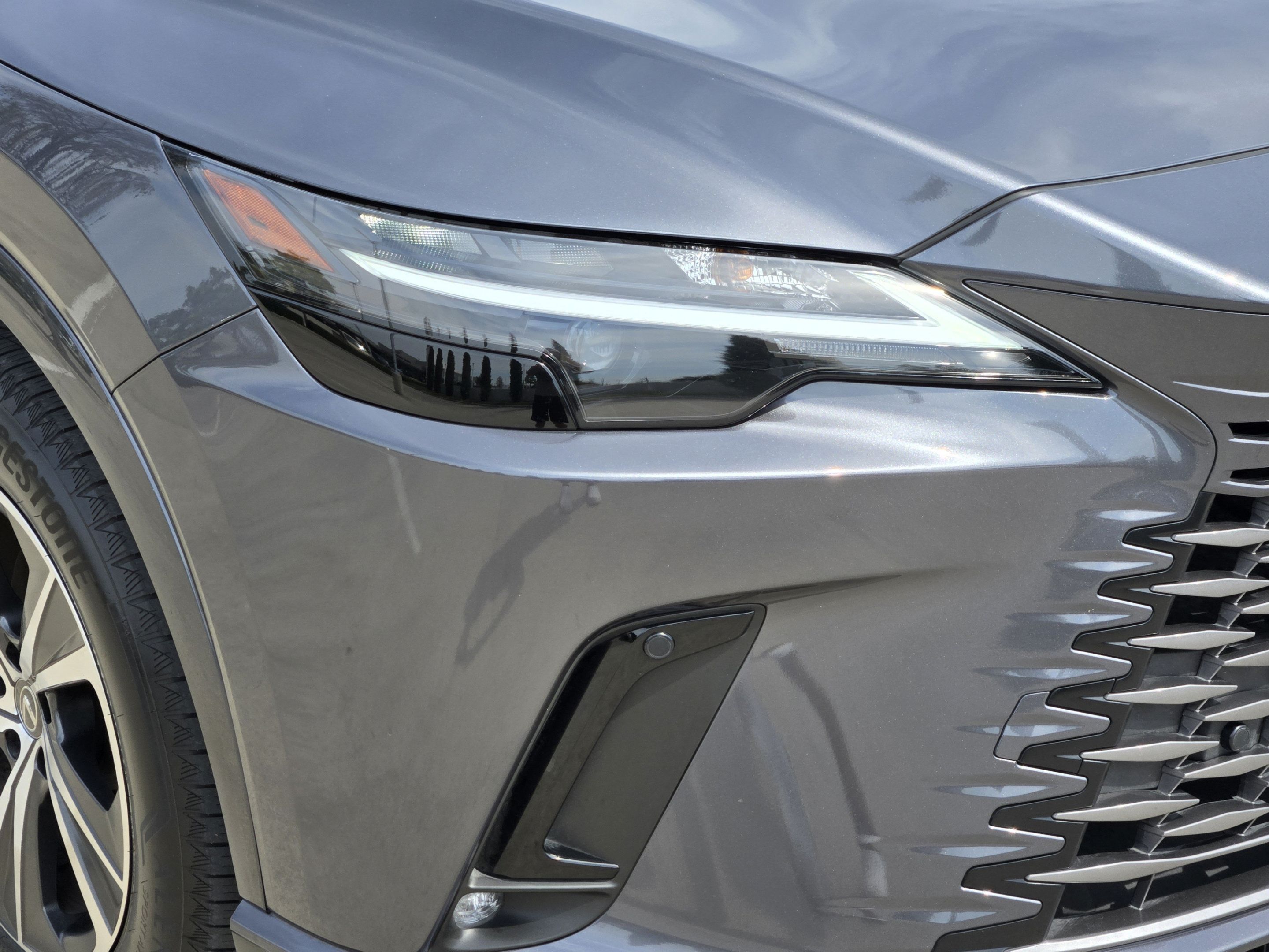 Used 2025 Lexus RX 350 Premium w/ Accessory Package (Z1) FWD image 33