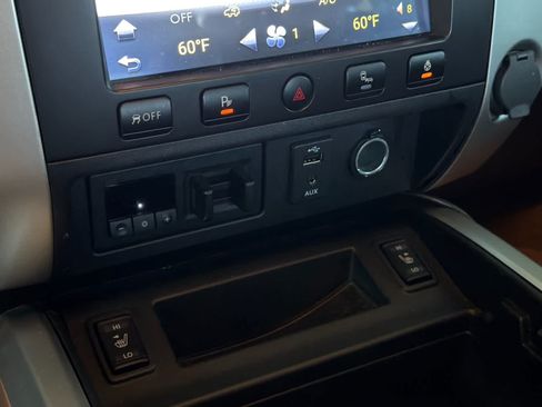 Used 2017 Nissan Titan SL RWD image 21