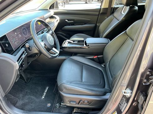Used 2025 Hyundai Tucson Limited image 9