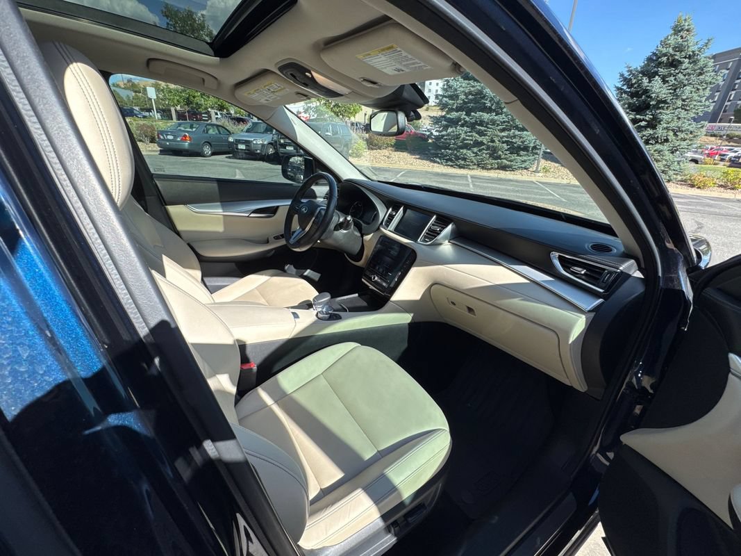 Used 2021 INFINITI QX50 Luxe AWD/4WD image 18