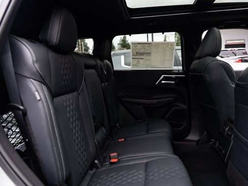 New 2025 Mitsubishi Outlander SEL Black Edition image 22