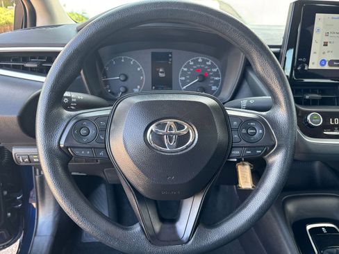 Used 2025 Toyota Corolla LE image 25