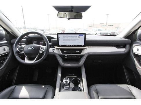 Certified 2025 Ford Explorer Active w/ Active Comfort Package image 13