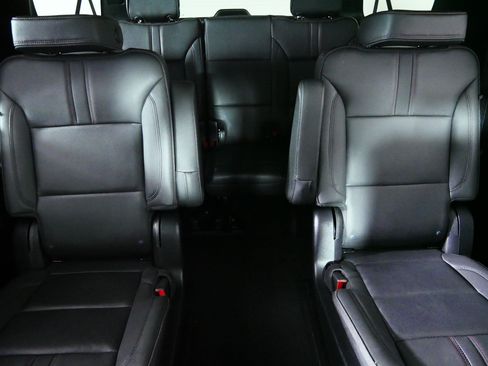 Used 2024 Chevrolet Suburban RST w/ Luxury Package AWD/4WD image 13