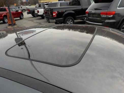 Used 2015 Ford Focus SE w/ SE Sport Package image 14