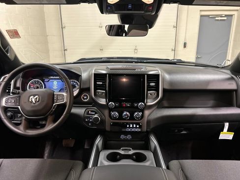 New 2026 RAM 1500 Express AWD/4WD image 18