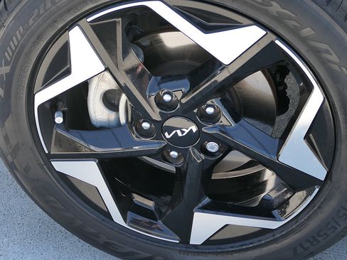 Used 2024 Kia Seltos EX FWD image 10