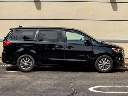 Used 2021 Kia Sedona LX FWD image 10