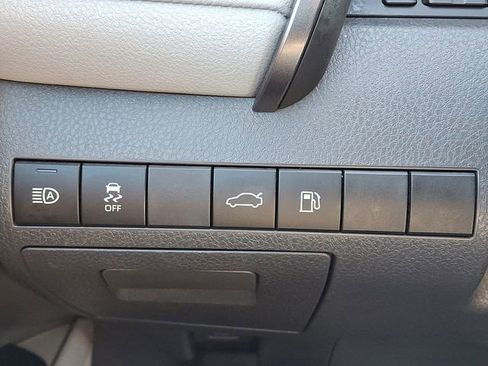 Used 2018 Toyota Camry XLE image 24