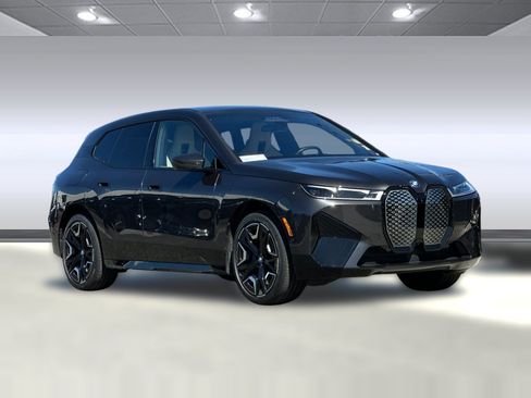Used 2024 BMW iX xDrive50 w/ Sport Package AWD/4WD image 7