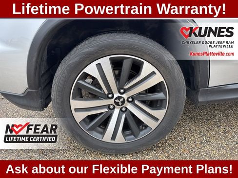 Used 2022 Mitsubishi Outlander Sport SE FWD image 12