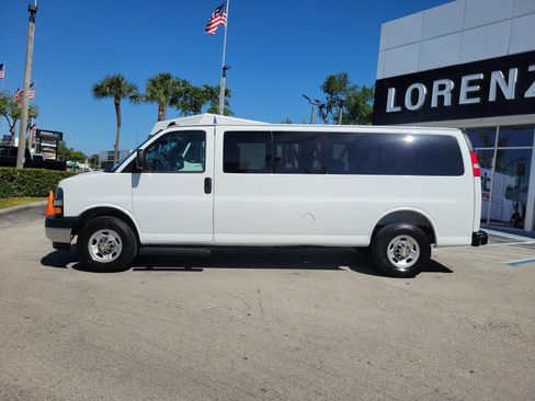 Used 2025 Chevrolet Express 3500 LT w/ LT Preferred Equipment Group RWD image 8